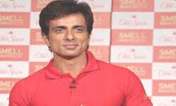 सोनू सूद ने ठगी करने वालों लोगों को दी चेतावनी सोनू सूद ने ठगी करने वालों लोगों को दी चेतावनी