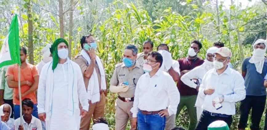 मुजफ्फरनगर में भूमि अधिग्रहण को लेकर किसानों ने किया प्रदर्शन