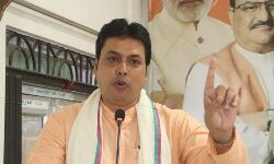त्रिपुरा - सियासी उठापटक के बीच CM बिप्लब देब चले दिल्ली त्रिपुरा - सियासी उठापटक के बीच CM बिप्लब देब चले दिल्ली