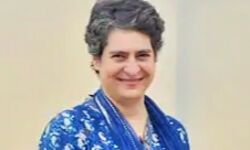 श्रम सुधार विधेयकों पर प्रियंका गांधी ने कसा तंज श्रम सुधार विधेयकों पर प्रियंका गांधी ने कसा तंज