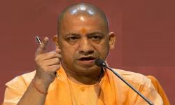 जहरीली शराब कारोबारियों की संपत्ति नीलाम कर पीड़ितों में बांटे: CM जहरीली शराब कारोबारियों की संपत्ति नीलाम कर पीड़ितों में बांटे: CM