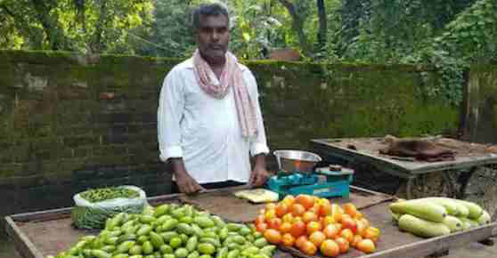 बालिका वधु के निर्देशक का हुआ बुरा हाल फुटपाथ पर सब्जी बेचने को मजबूर