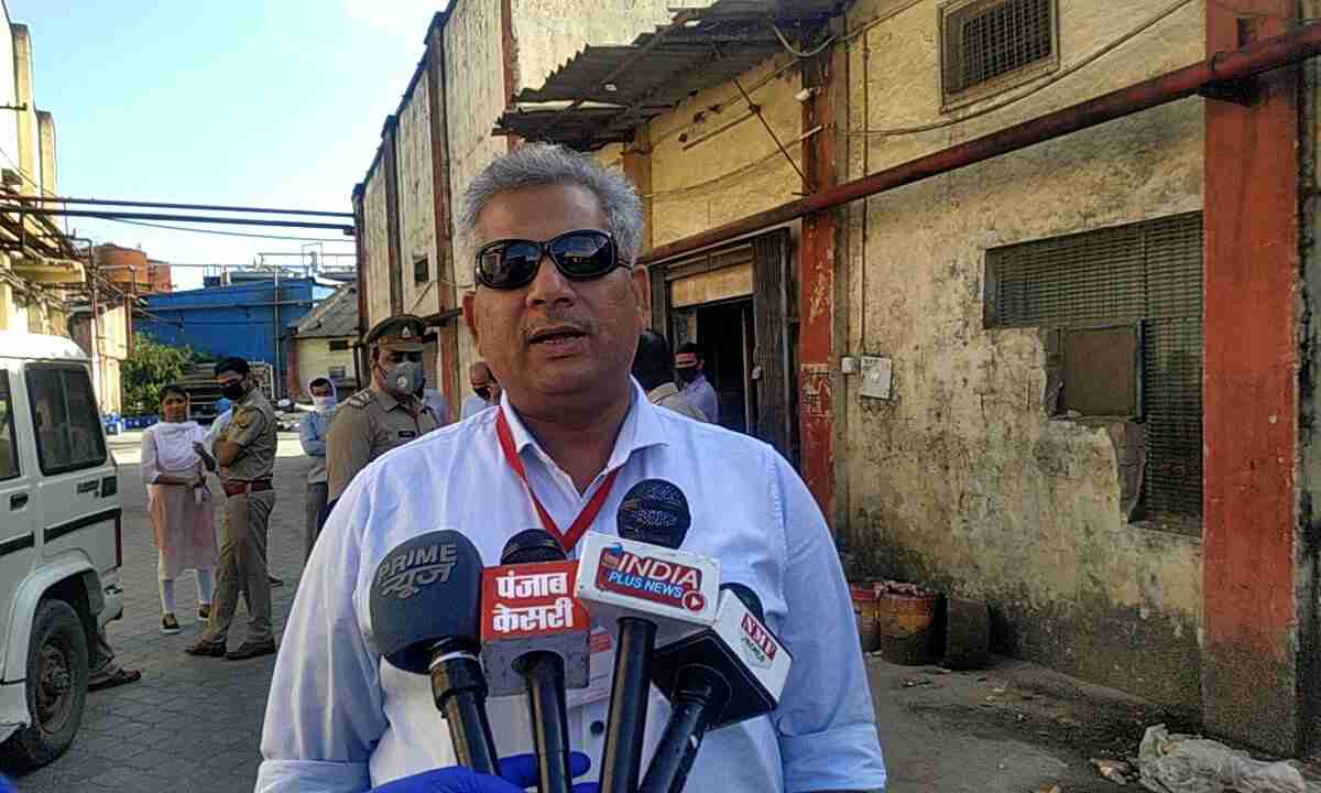 मुजफ्फरनगर: 2.5 LAC लीटर से अधिक सैनिटाइजर का हुआ उत्पादन,जुटाया राजस्व