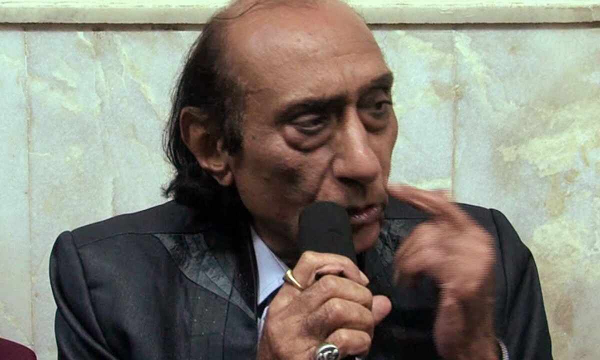 नहीं रहे इतनी शक्ति हमें देना दाता के रचयिता अभिलाष