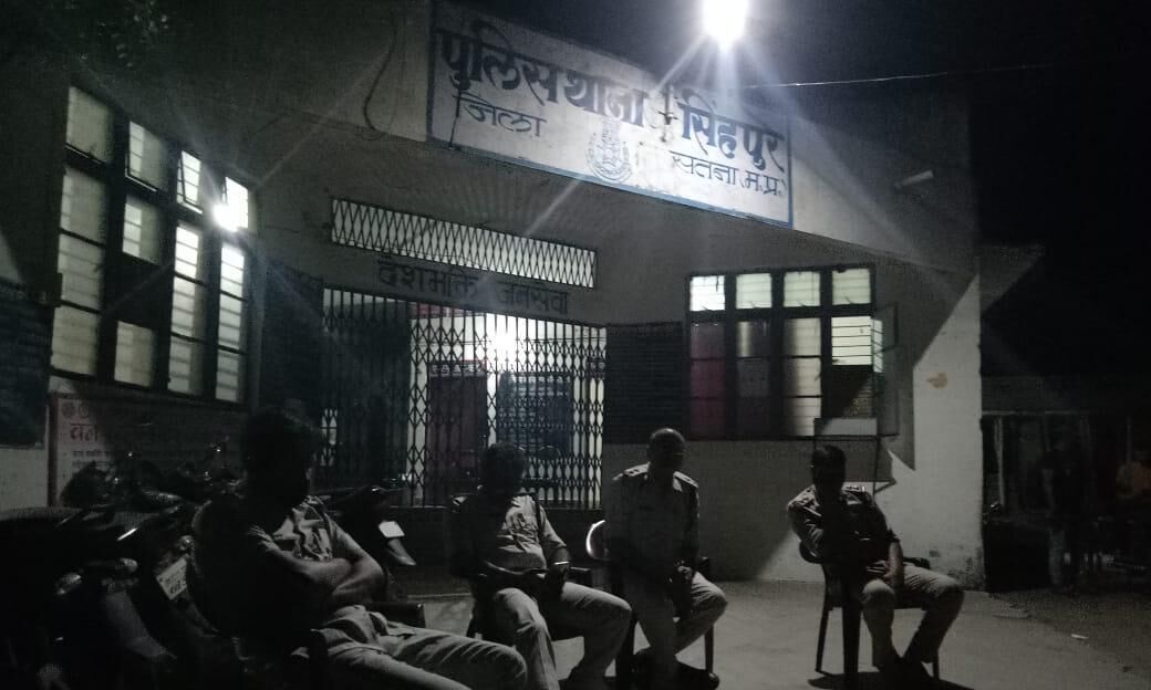 Lock-up में हुए गोलीकांड में SI समेत 2 सस्पेंड