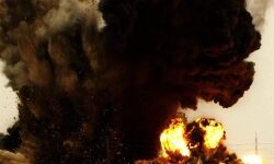 बम विस्फोट में 12 अमेरिकी कमांडो सहित 60 की मौत, सैकड़ो घायल बम विस्फोट में 12 अमेरिकी कमांडो सहित 60 की मौत, सैकड़ो घायल