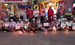 आम आदमी पार्टी ने हाथरस की बेटी के न्याय के लिए कैंडल मार्च निकाला आम आदमी पार्टी ने हाथरस की बेटी के न्याय के लिए कैंडल मार्च निकाला