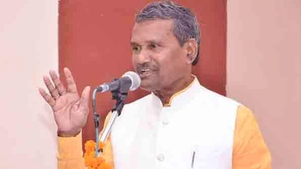 बुजुर्गों की सेवा मेहनत, ईमानदारी व निष्ठा से करनी चाहिए : रमापति शास्त्री