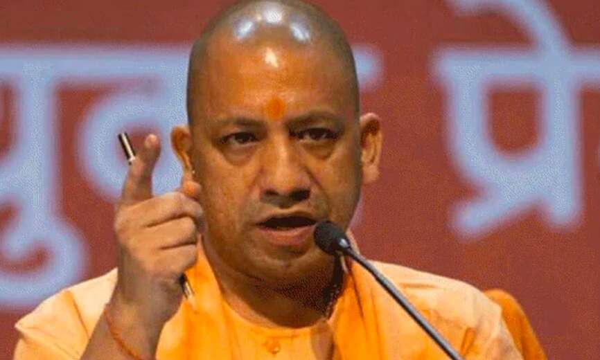 महिला सम्मान को ठेस पहुंचाने वालों को कड़ी से कड़ी सज़ा मिलेगी : योगी