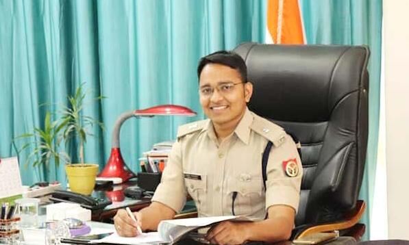 IPS विनीत जायसवाल को मिली हॉट हाथरस को कूल करने की कमान IPS विनीत जायसवाल को मिली हॉट हाथरस को कूल करने की कमान