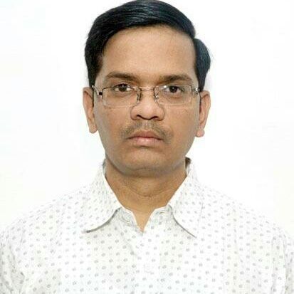 हाथरस में तैरता सवाल - कप्तान पर कार्यवाही तो DM दंडित क्यों नही