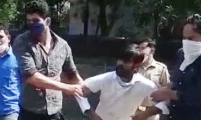 पुलिस ने मुठभेड़ में दो बदमाशों को दबोचकर 12 लाख का गांजा किया बरामद