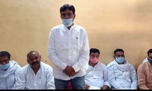 प्रमुख कार्यालय में पुलिस छापेमारी की प्रधानों ने   की कड़ी निंदा, ऋषिपाल राणा का किया समर्थन