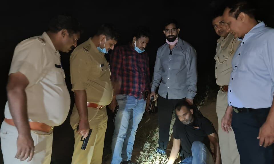 क्राइम ब्रांच और पुलिस ने ऑपरेशन चलाकर किया इनामी बदमाशों को गिरफ्तार