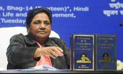 DM के रहते CBI जांच प्रभावित होने की आशंका : मायावती DM के रहते CBI जांच प्रभावित होने की आशंका : मायावती