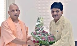 सीएम योगी से मिले मंत्री कपिल देव-गुड़ मंडी व्यापारियों के लिए अच्छी खबर सीएम योगी से मिले मंत्री कपिल देव-गुड़ मंडी व्यापारियों के लिए अच्छी खबर