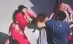 शिक्षिकाओं में चले जूते-चप्पल, 3 सस्पेंड