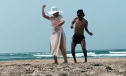 देखें वीडियो ~अपनी सबसे अच्छी जिंदगी जी रही हूं :  नोरा फतेही