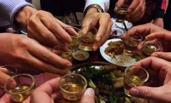 महफिल में चल रही थी शराब- तीन युवक गिरफ्तार महफिल में चल रही थी शराब- तीन युवक गिरफ्तार