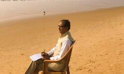विकास के लिए पैसों का बहाना बनाने वाला नेता नहीं विकास के लिए पैसों का बहाना बनाने वाला नेता नहीं