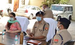 डीएम और कप्तान ने सुनी जनता की समस्या डीएम और कप्तान ने सुनी जनता की समस्या