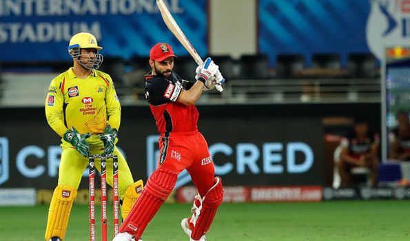 IPL- कप्तान कोहली ने जडा चौकों और छक्कों का चौका