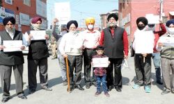 सौतेले व्यवहार पर सिख समुदाय की चिंता