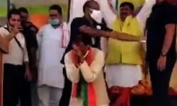 जनता मेरी भगवान है और मैं इसका पुजारी हूं