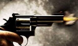 घात लगाए बैठे दबंग ने मारी गोली तो मची खलबली घात लगाए बैठे दबंग ने मारी गोली तो मची खलबली