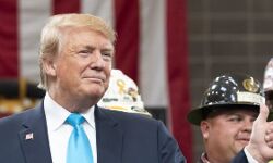 डोनाल्ड ट्रंप दोबारा से सियासी जंग के लिए तैयार डोनाल्ड ट्रंप दोबारा से सियासी जंग के लिए तैयार