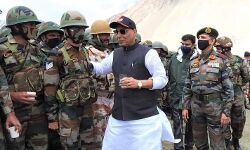 चीन एक मिशन के तहत पैदा कर रहा है सीमा विवाद- रक्षा मंत्री चीन एक मिशन के तहत पैदा कर रहा है सीमा विवाद- रक्षा मंत्री