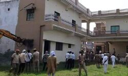 पूर्व सपा MLA के भाई का गेस्टहाउस किया जमींदोज