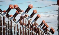 एचटी लाइन छूने पर लगा करंट- किशोर की मृत्यु एचटी लाइन छूने पर लगा करंट- किशोर की मृत्यु