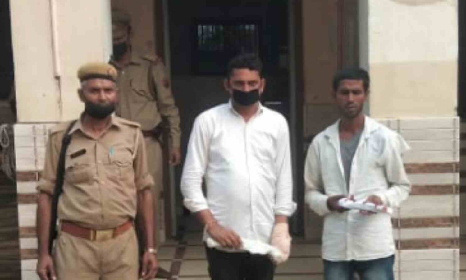 थानाभवन पुलिस ने दो क्रिमनल को किया अरेस्ट