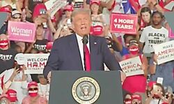 Watch Video~डोनाल्ड ट्रंप ने फ्लोरिडा में की चुनावी रैली Watch Video~डोनाल्ड ट्रंप ने फ्लोरिडा में की चुनावी रैली