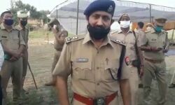 युवक हत्या को लेकर विपक्ष में उबाल- CM योगी से इस्तीफे की मांग युवक हत्या को लेकर विपक्ष में उबाल- CM योगी से इस्तीफे की मांग