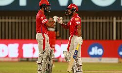 आखिरी गेंद पर छक्के से पंजाब की बेंगलुरु पर रोमांचक जीत आखिरी गेंद पर छक्के से पंजाब की बेंगलुरु पर रोमांचक जीत