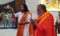 बोले संत- मथुरा से भी दूर हो जाना चाहिए ईदगाह का कलंक बोले संत- मथुरा से भी दूर हो जाना चाहिए ईदगाह का कलंक