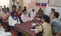 एसपी के निर्देश पर आगामी त्यौहारो को लेकर कमेटी की बैठक का हुआ आयोजन एसपी के निर्देश पर आगामी त्यौहारो को लेकर कमेटी की बैठक का हुआ आयोजन