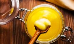 सावधान- सात लाख का मिलावटी देशी घी बरामद