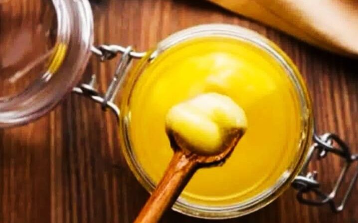 सावधान- सात लाख का मिलावटी देशी घी बरामद सावधान- सात लाख का मिलावटी देशी घी बरामद