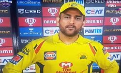 धोनी ने आखिरी ओवर रवींद्र जडेजा से कराने के अपने फैसले का बचाव करते हुए कहा धोनी ने आखिरी ओवर रवींद्र जडेजा से कराने के अपने फैसले का बचाव करते हुए कहा