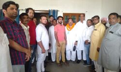 पूर्व मंत्री दीपक कुमार के नेतृत्व में खामपुर में युवा हुए कांग्रेस में शामिल