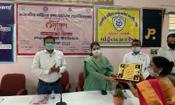 DM बोली- अच्छी शिक्षा ग्रहण करेंगी तो कल वह बनेंगी आत्मनिर्भर