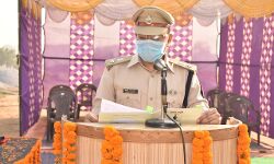 शहीदों के सम्मान में बोले SP विनीत- आओ झुक कर सलाम करे शहीदों के सम्मान में बोले SP विनीत- आओ झुक कर सलाम करे