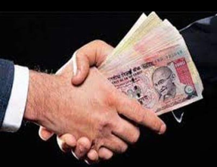 डीलर की शिकायत पर CBI छापा- अधिकारी अरेस्ट डीलर की शिकायत पर CBI छापा- अधिकारी अरेस्ट