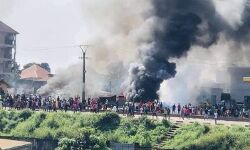 दो पुलिसकर्मी सहित दस लोगों की मौत