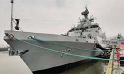 दुश्मनों की पनडुब्बियों का पता लगाने वाला INS कवरत्ती नेवी में शामिल दुश्मनों की पनडुब्बियों का पता लगाने वाला INS कवरत्ती नेवी में शामिल