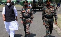 जवानों के साथ दशहरे पर शस्त्र पूजा करेंगे रक्षा मंत्री