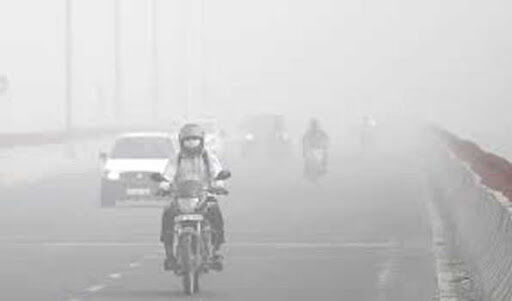 बेहद खराब है दिल्ली की हवा, हो रही सांस लेने में भी परेशानी